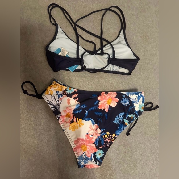 NWT CUPSHE Bikini Criss Cross Back Strappy Side Indigo Blue/floral size S - Picture 4 of 6